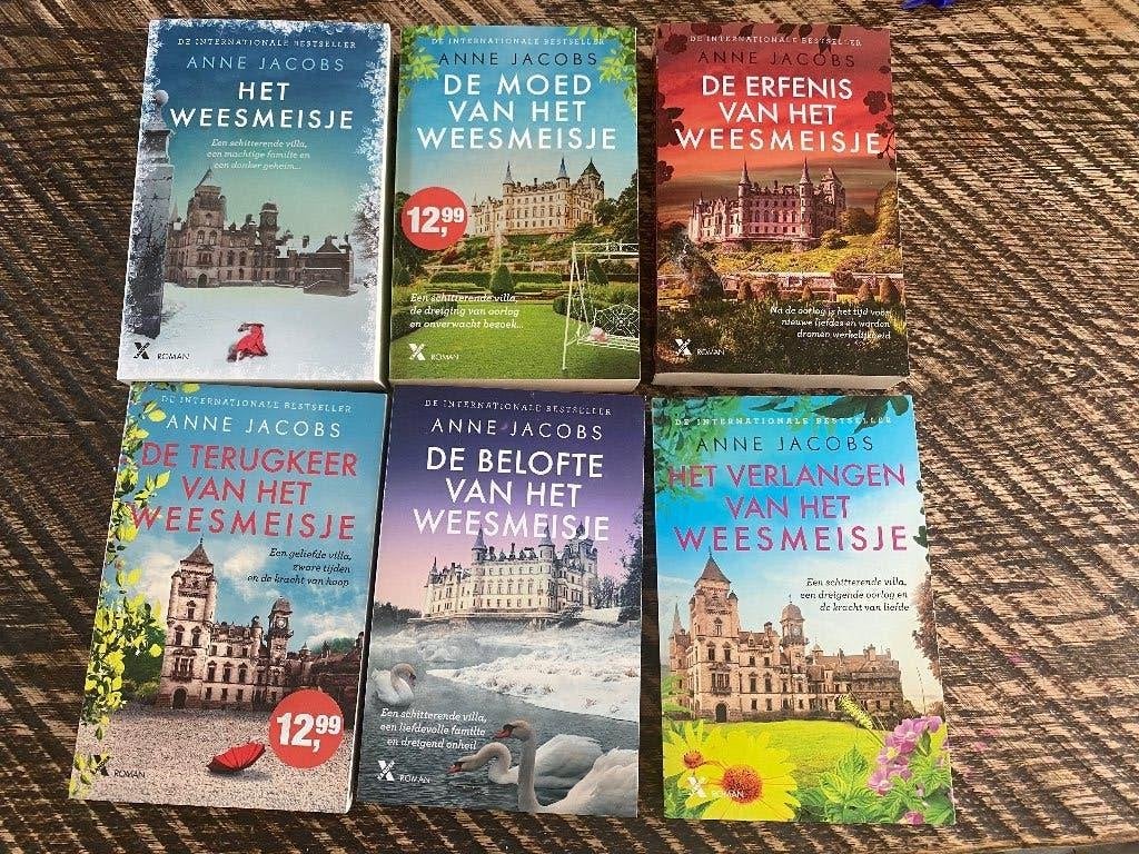 Weesmeisje complete serie Anne Jacobs, Ophalen of Verzenden, Zo goed als nieuw, Anne Jacobs, Nederland