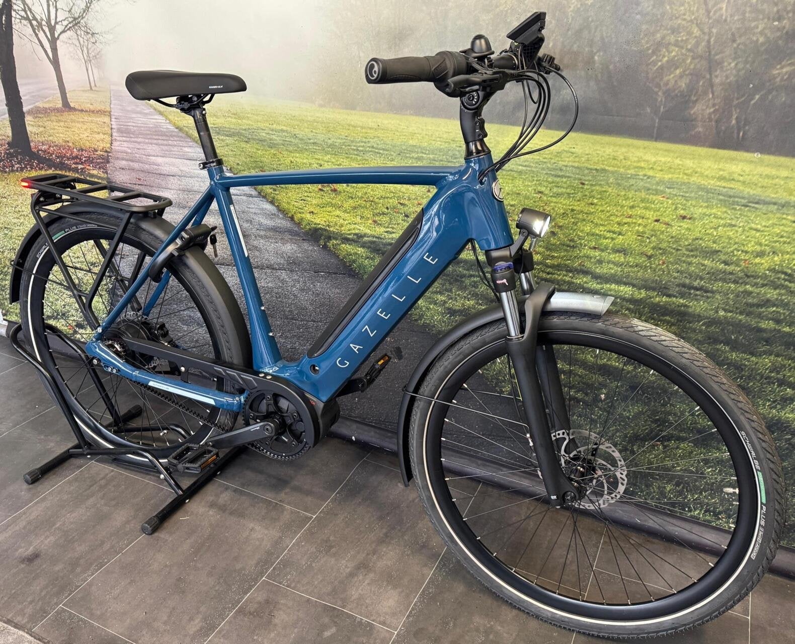 Foto 2 van Gazelle Ultimate C380 Elektrische fiets - Framemaat 65CM