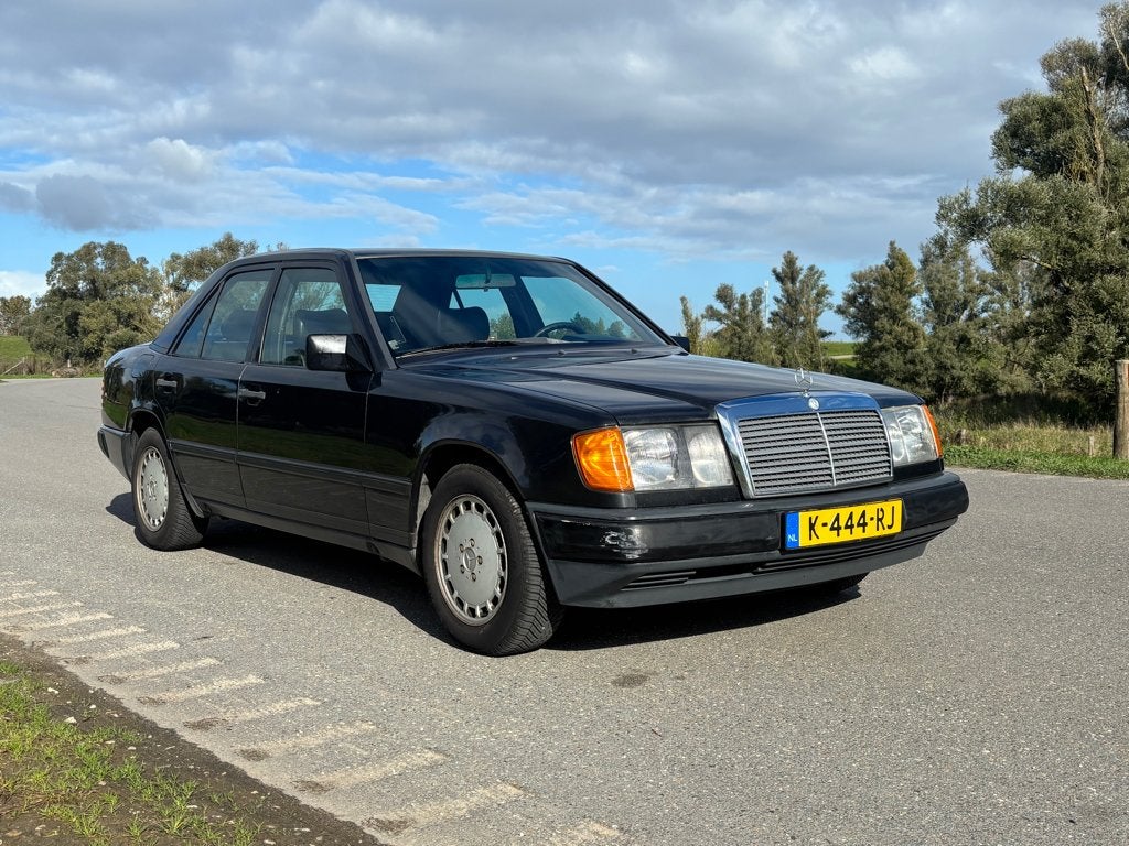 Mercedes Benz W124 300e sedan M103 1989 leer ROESTVRIJ APK, Automaat, Zwart, Overige kleuren, Leder