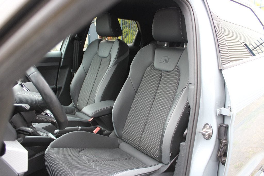 Audi A1 Sportback 30 TFSI S-Line | Edition one | Matrix | St, Auto's, A1, Zwart, 4 cilinders, Leder en Stof
