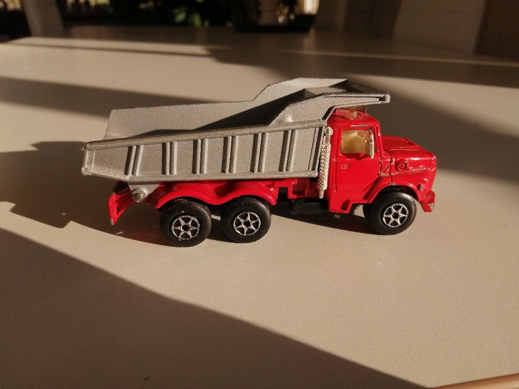 majorette dump truck 1/60, Ophalen of Verzenden, Gebruikt, Bus of Vrachtwagen