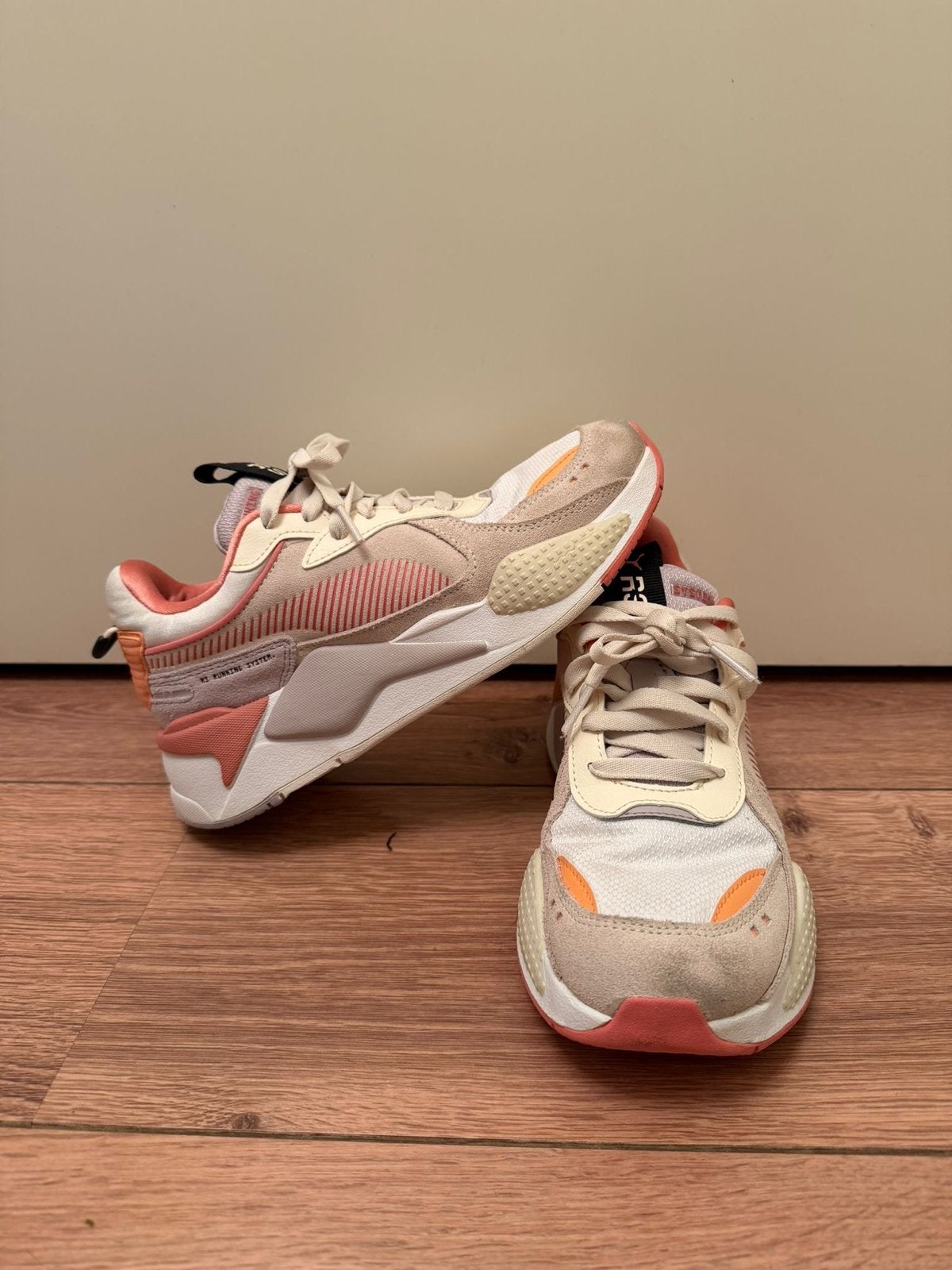 Puma RS-X sneakers maat 38.5 - Wit/Roze/Oranje, Ophalen of Verzenden, Gedragen, Wit, Sneakers of Gympen