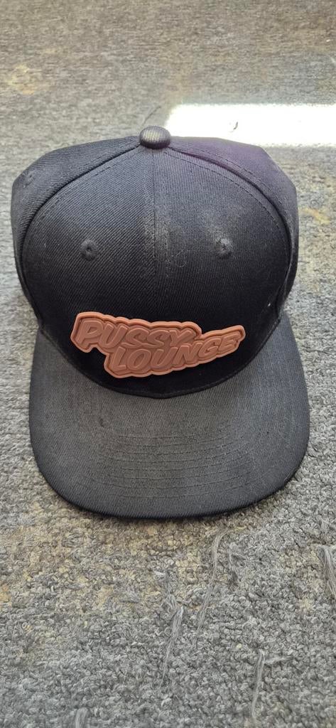 Pussy Lounge Snapback Pet - Zwart, Pussy Lounge, Pet, Gedragen, One size fits all