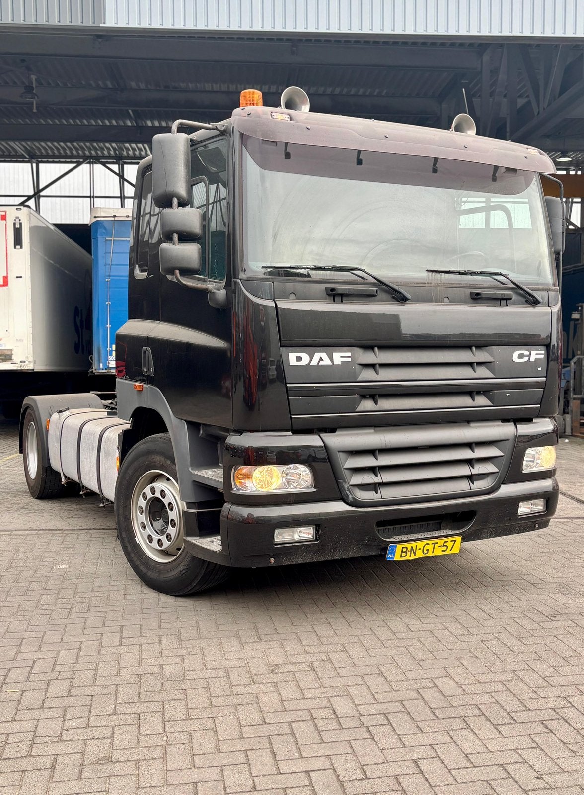 DAF CF85.380, Voorwielaandrijving, Stof, Zwart, Bedrijf