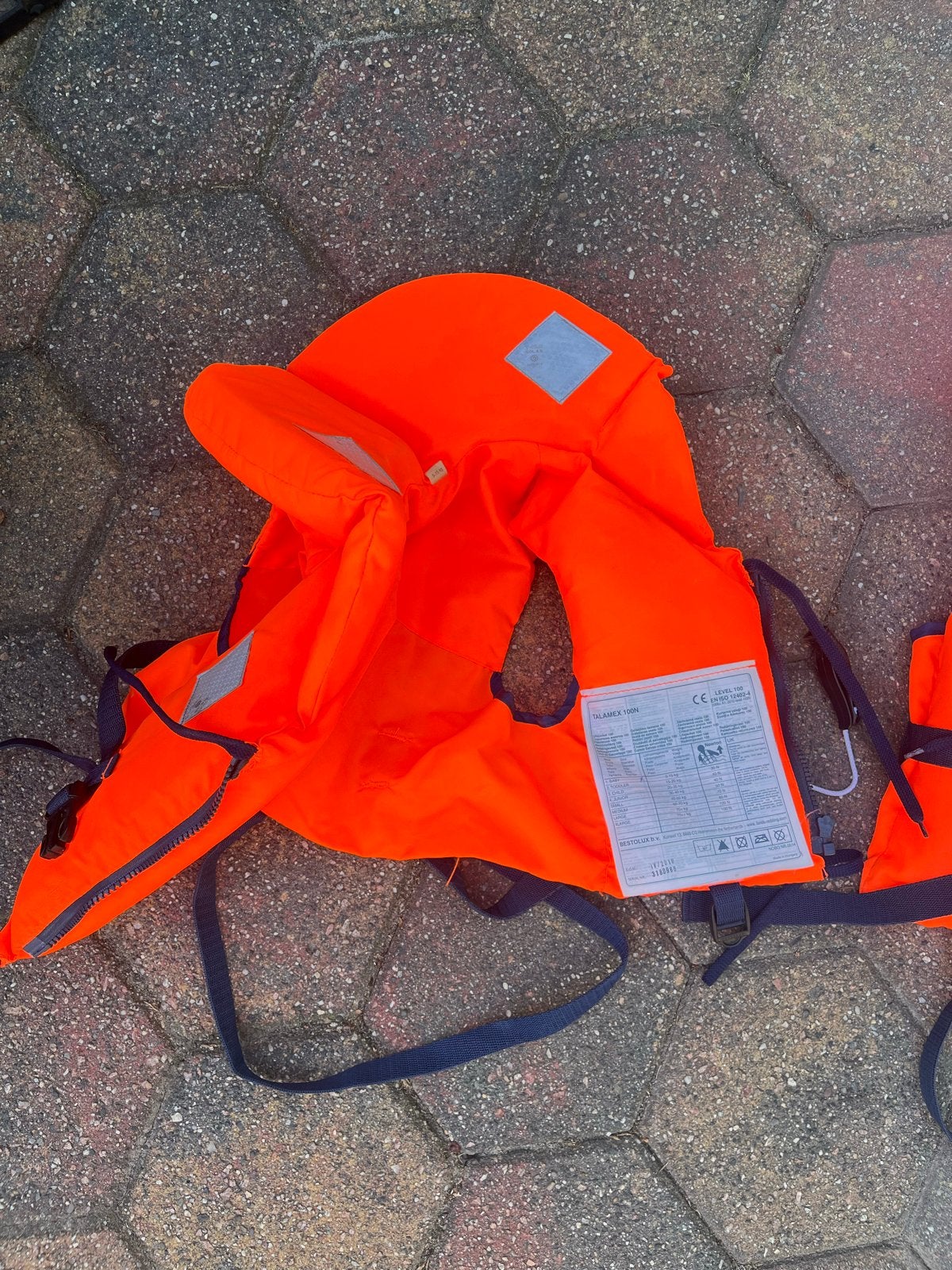 Zwemvest kind 5-15kg - Oranje, Watersport en Boten, Watersportkleding, Ophalen, Gebruikt, Kind, Reddingsvest of Zwemvest
