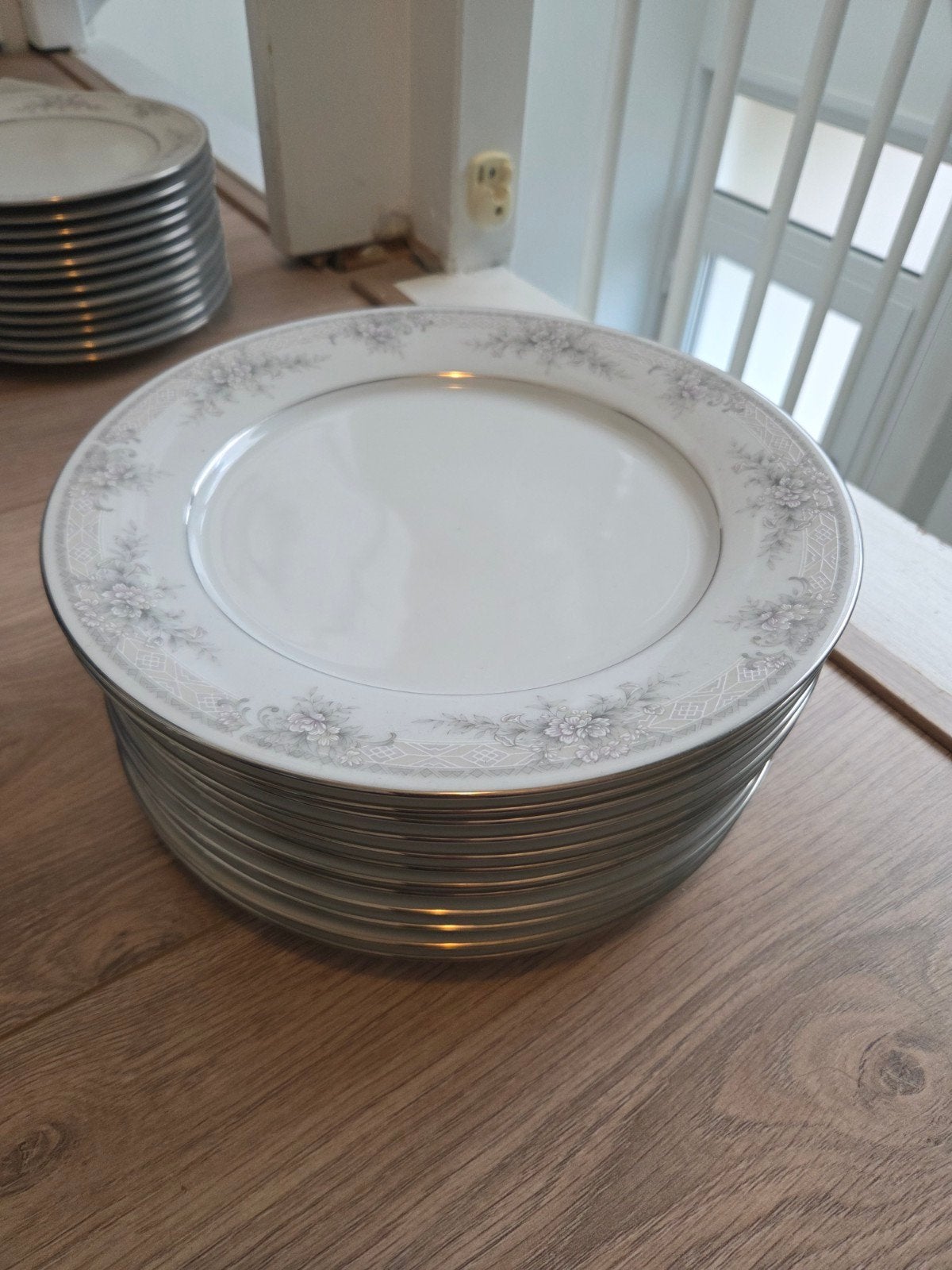 Servies Legendary by Noritake, Huis en Inrichting, Keuken | Servies, Ophalen, Porselein, Overige stijlen