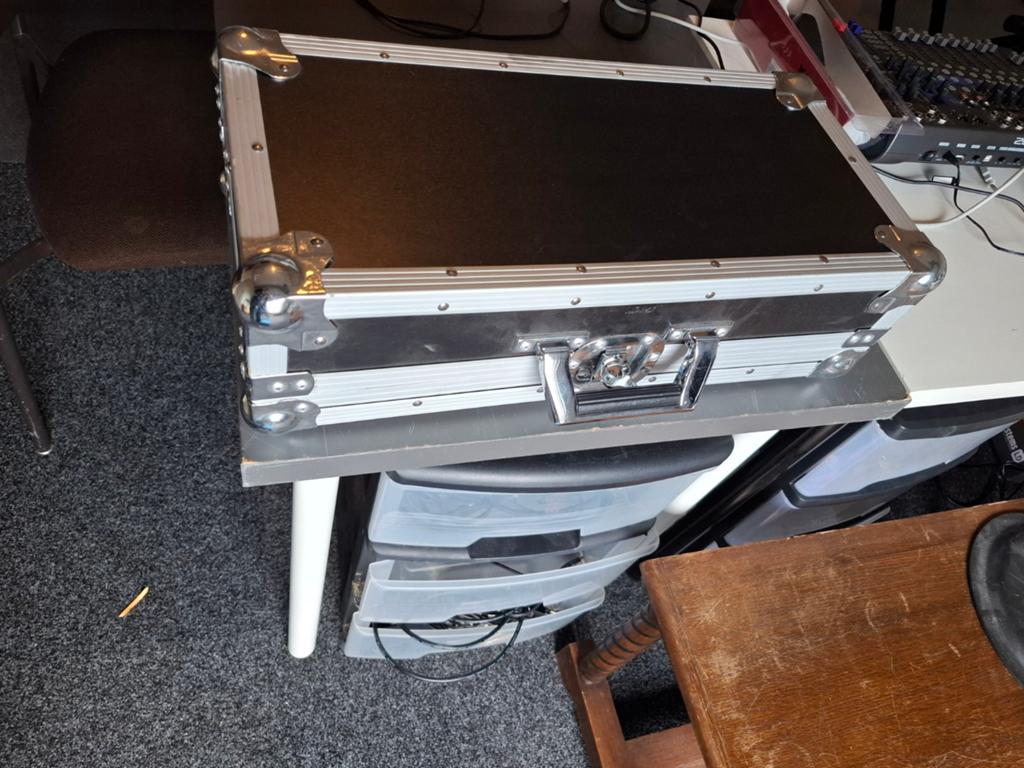Showtec SM-82 16 Channel Light Desk in flightcase, Ophalen, Zo goed als nieuw, Licht, Geluidgestuurd