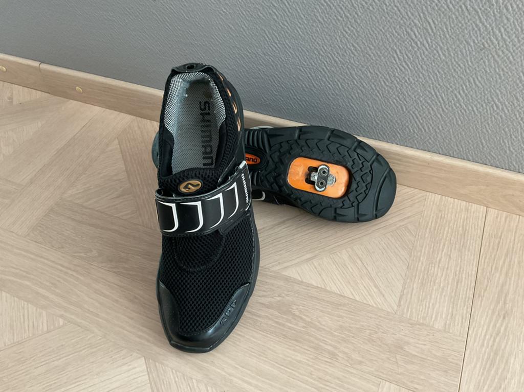 Herenspinningschoenen merk SHIMANO maat 46 incl. SPD clips, Fietsen en Brommers, Fietsaccessoires | Fietskleding, Ophalen, Gebruikt