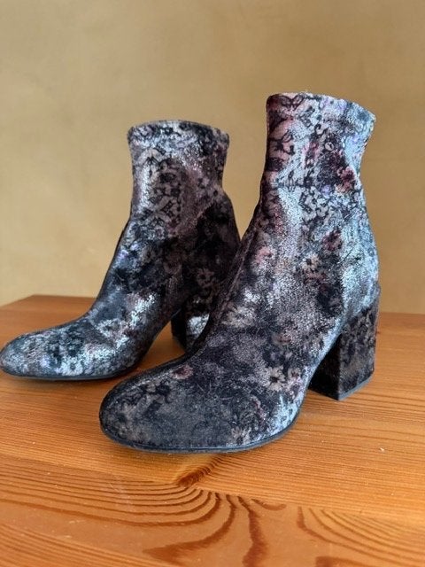 Heel aparte enkellaarsjes Vero Cuoio kleine maat 37, Vero Cuoio, Zwart, Lage of Enkellaarzen, Ophalen of Verzenden