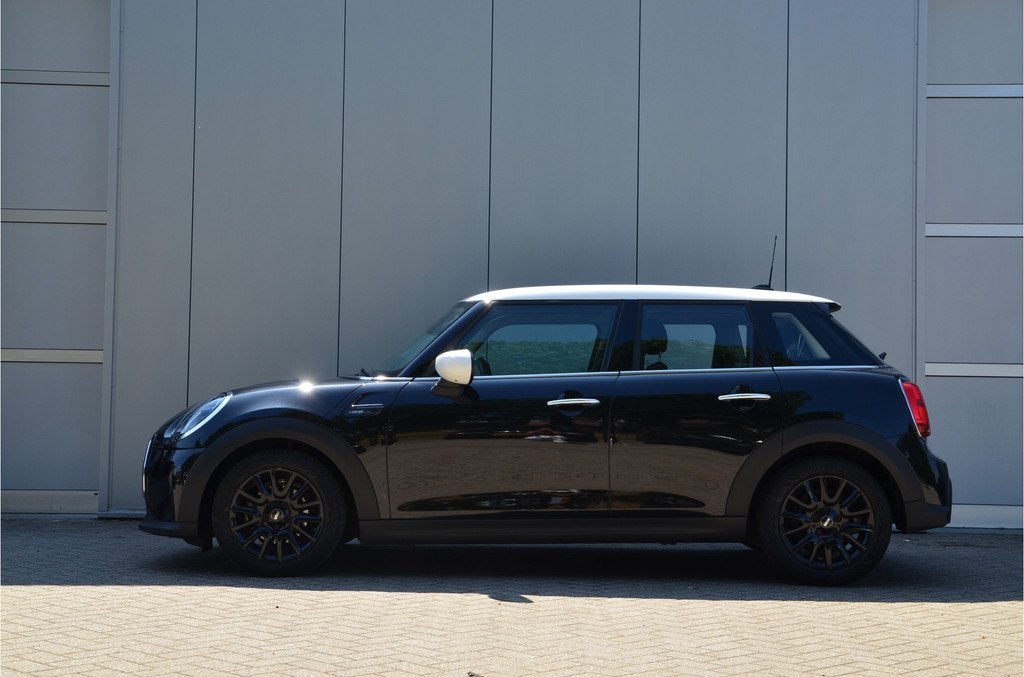 MINI Hatchback Cooper Classic Automaat / LED / Cruise Contro, Auto's, Mini, Gebruikt, Met garantie (alle), Zwart, Origineel Nederlands