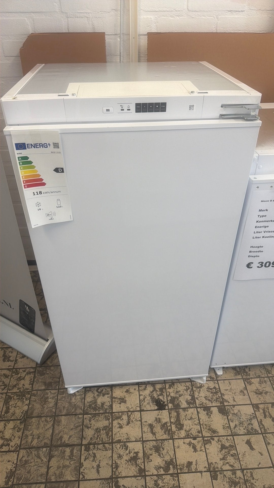 Burg inbouw koelkast/vriesvak 102 sleep deur nieuw, Bosch, 120 tot 140 cm, 200 liter of meer, Met aparte vriezer