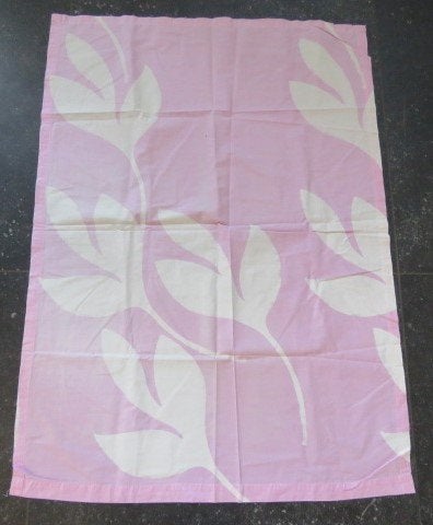 Vintage lap stof roze met witte bladeren Zweeds design, Ophalen of Verzenden, Zo goed als nieuw, 30 tot 120 cm, Katoen
