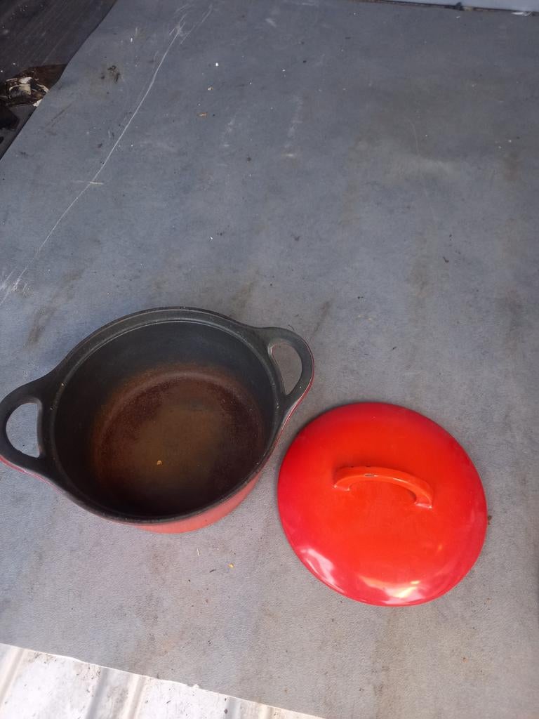 Rode gietijzeren braadpan met deksel, Huis en Inrichting, Keuken | Potten en Pannen, Gebruikt, Koekenpan of Braadpan, Gietijzer