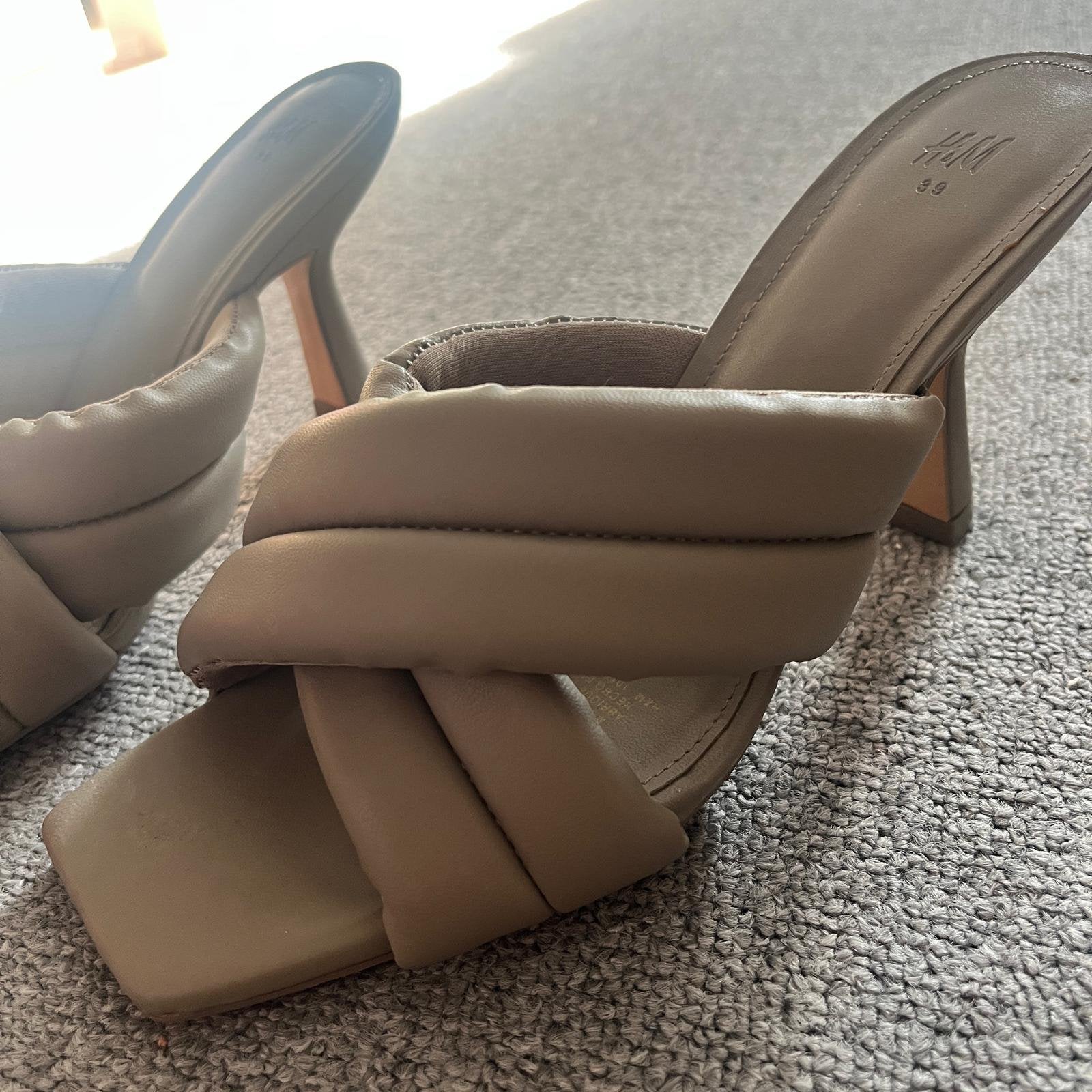Nieuwe schoenen 39, Kleding | Dames, Ophalen of Verzenden, Zo goed als nieuw, Sneakers of Gympen