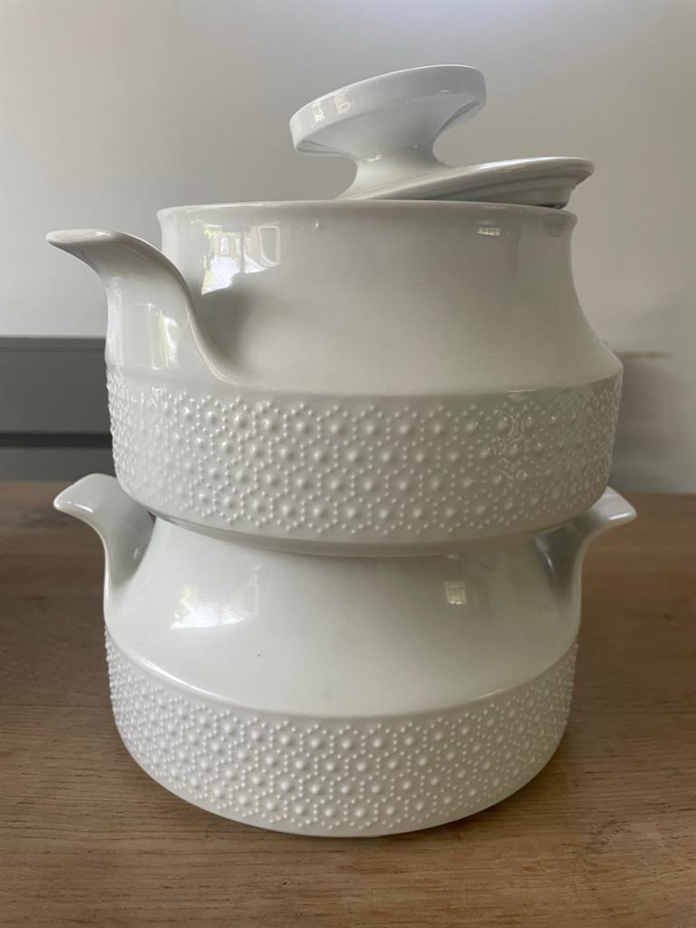 Witte soepterrines/opdekschalen  met  1 deksel, set van 2, Ophalen of Verzenden, Gebruikt, Porselein, Kom(men)