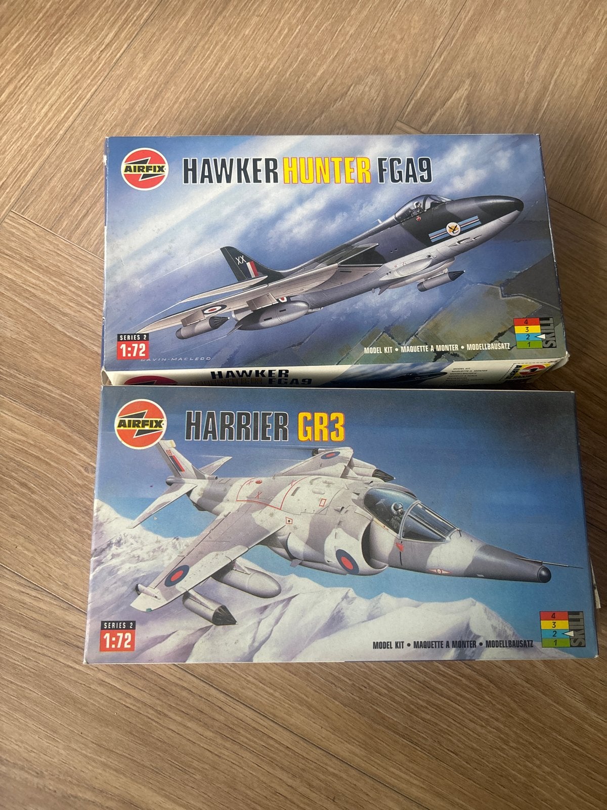 Airfix Hawker Hunter FGA9 & Harrier GR3 modelbouw kits, Hobby en Vrije tijd, Modelbouw | Vliegtuigen en Helikopters, 1:72 tot 1:144