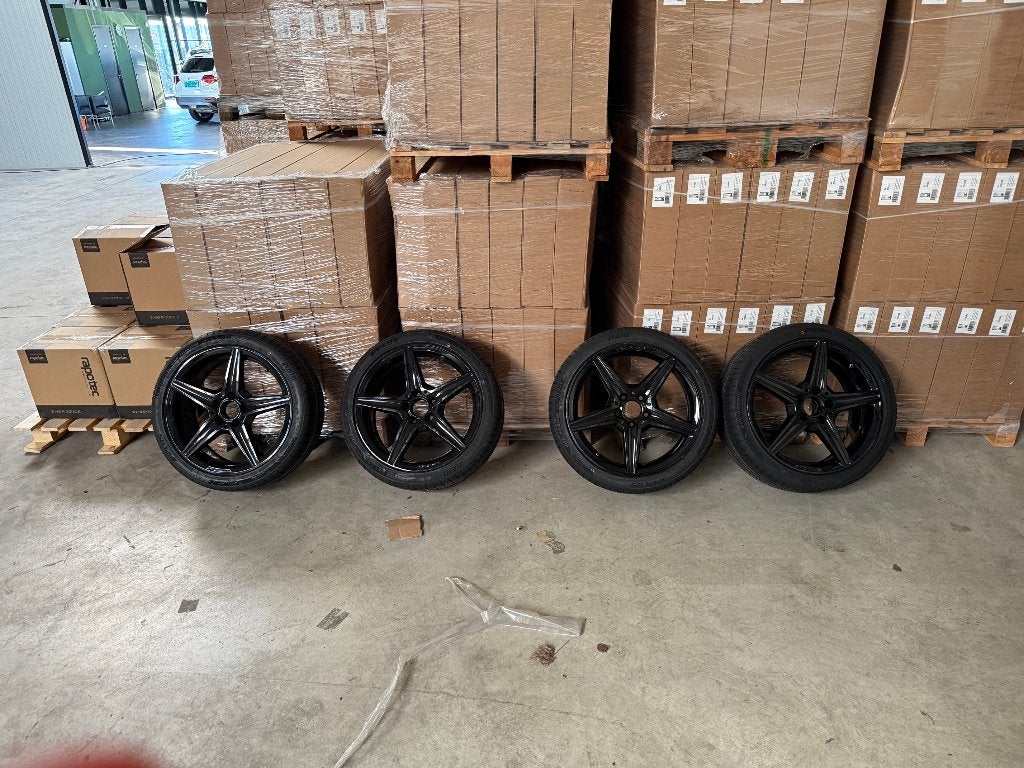 Mercedes C klasse 18 Inch Amg velgen black, Auto-onderdelen, Banden en Velgen, Ophalen, 18 inch, Gebruikt, Banden en Velgen