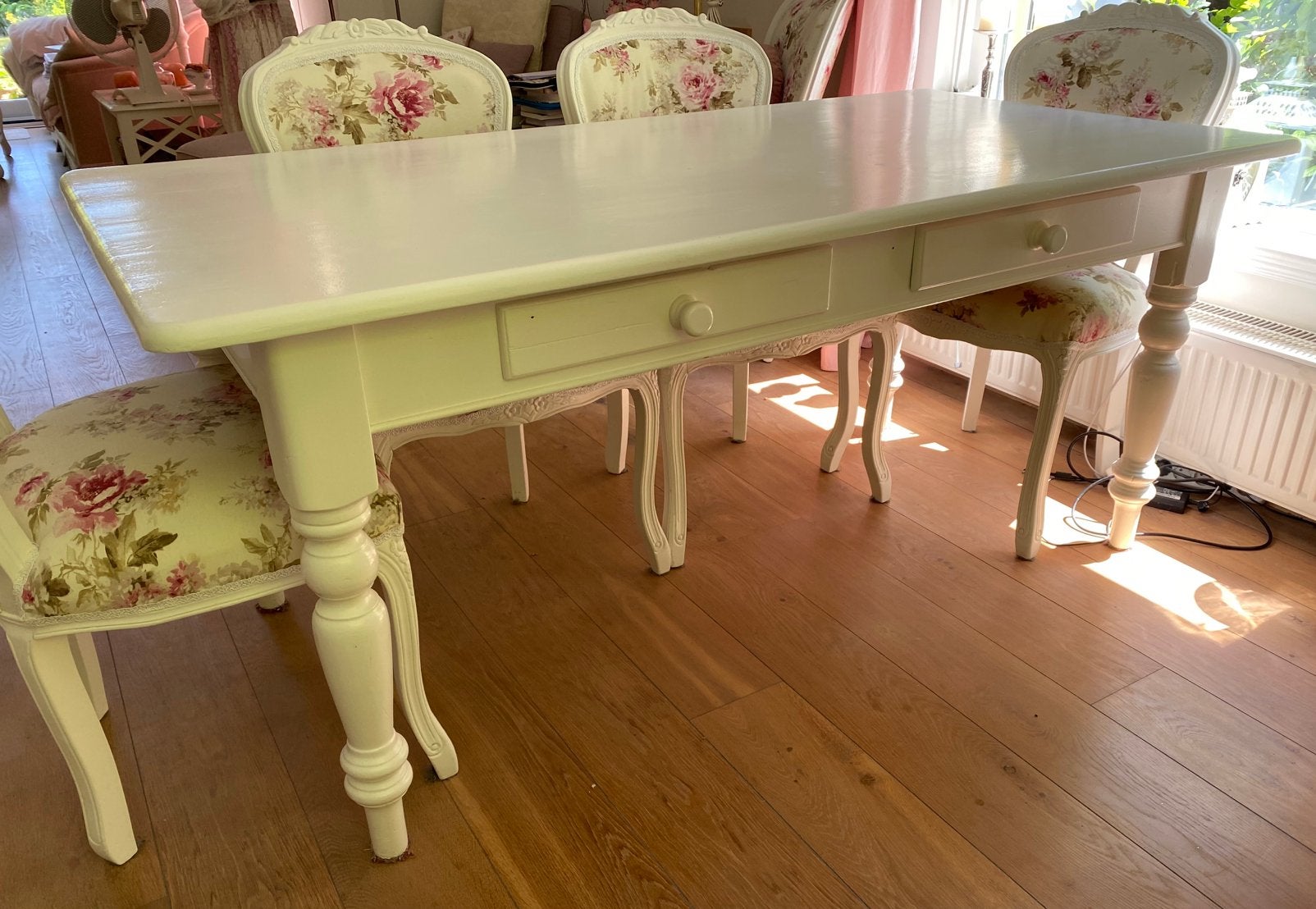 Witte brocante eettafel met twee lades, 180 x 90 cm, Huis en Inrichting, Tafels | Eettafels, Ophalen, Gebruikt, 50 tot 100 cm