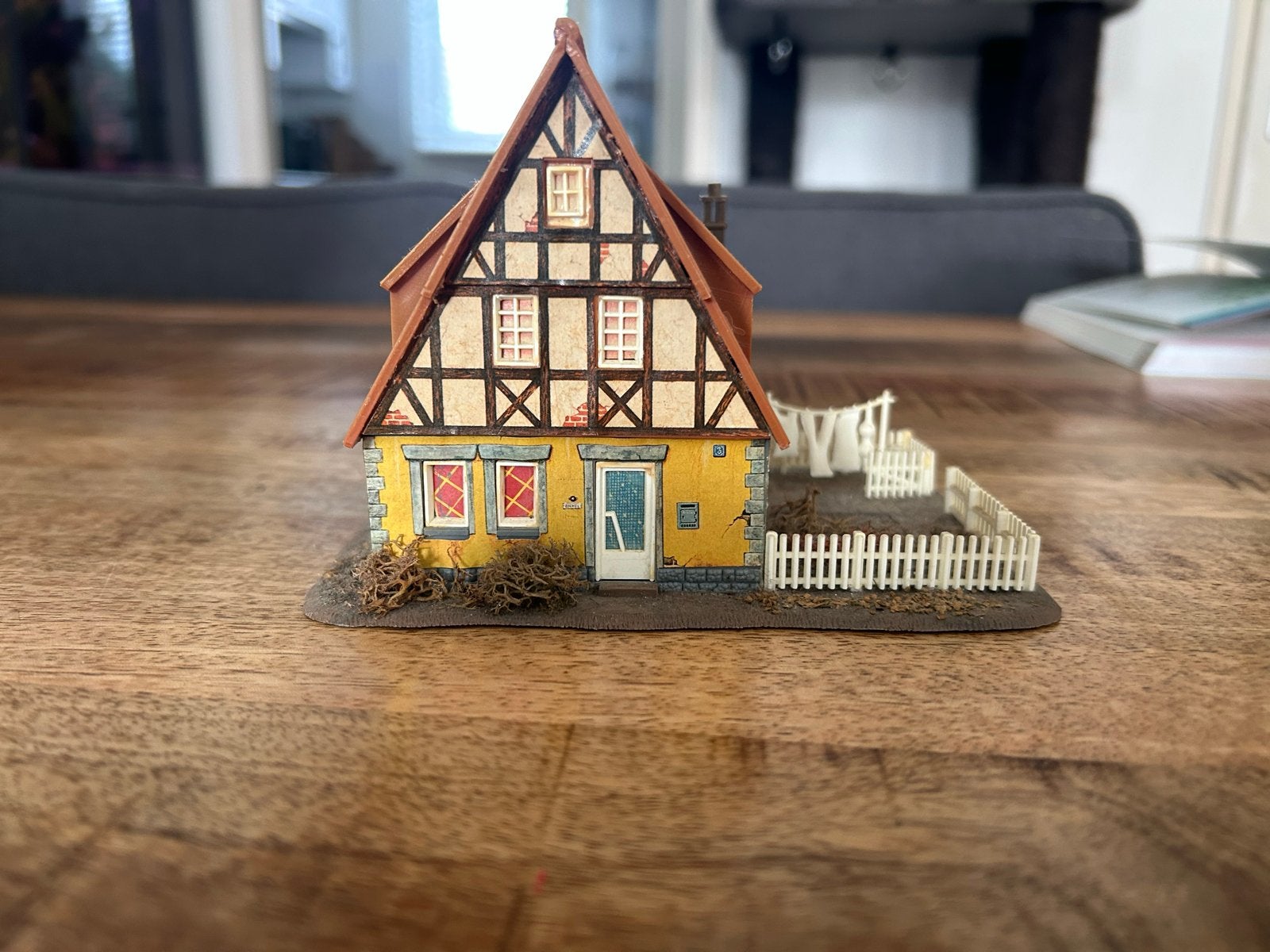 Woonhuis met was aan waslijn - Schaal HO, Overige merken, Gebruikt, Gelijkstroom of Wisselstroom, Brug, Tunnel of Gebouw