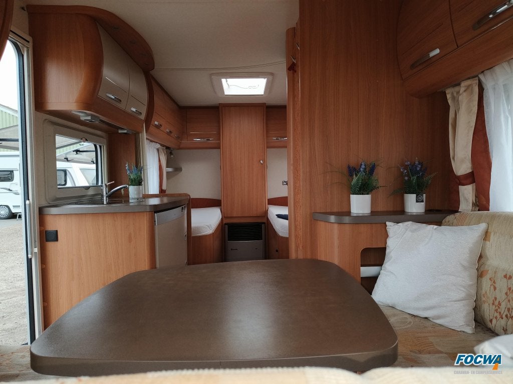 Hobby De Luxe 460 LU Mover 2 Enkele Bedden Uni, Caravans en Kamperen, Fietsenrek, Rondzit, Hobby, Bedrijf