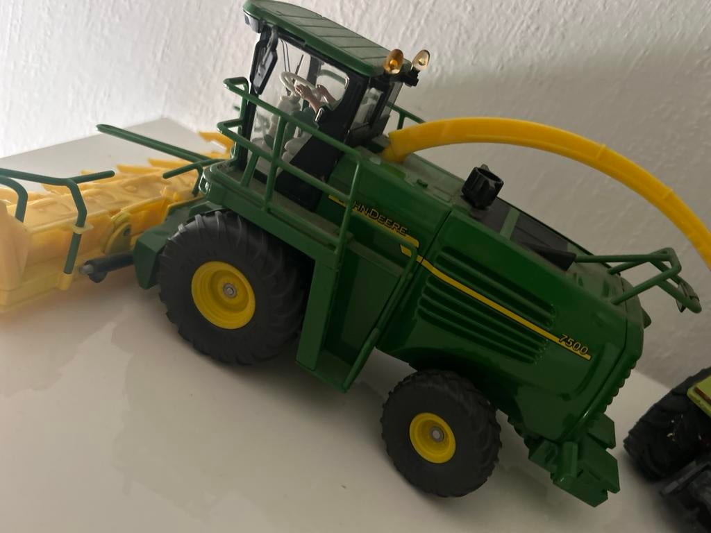 Siku John Deere 7500 hakselaar 1:32 – goede staat, Hobby en Vrije tijd, Modelauto's | 1:32, Ophalen of Verzenden, Gebruikt, Tractor of Landbouw