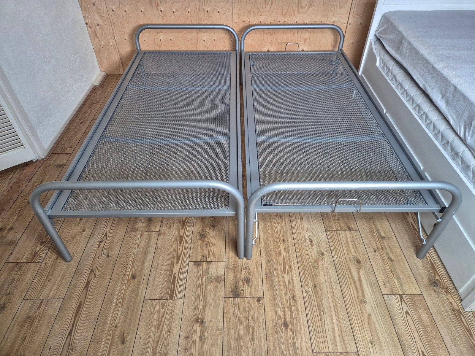 Twee uitschuifbare bedframes 90x200cm, Ophalen, 90 cm, 200 cm, Metaal