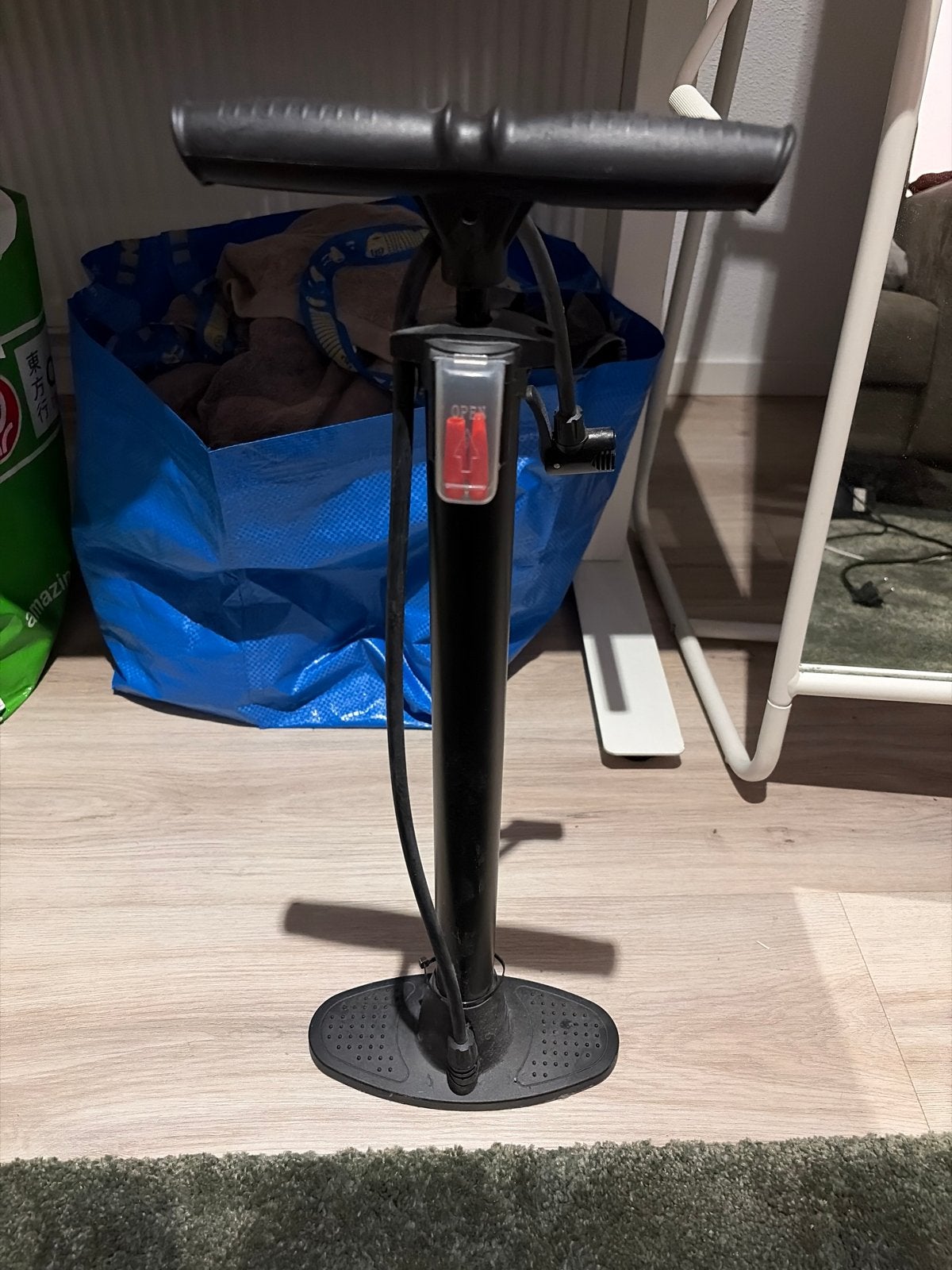 Fietspomp met adapters, Ophalen, Gebruikt