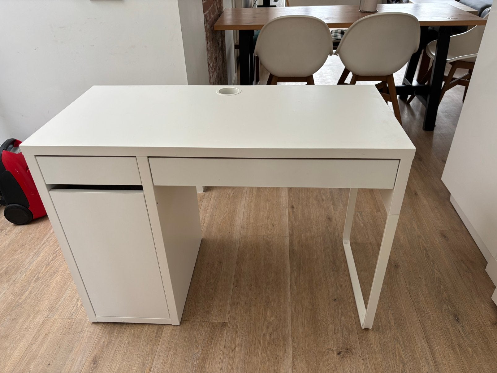 White Ikea desk, Ophalen, Zo goed als nieuw, IKEA, Wit