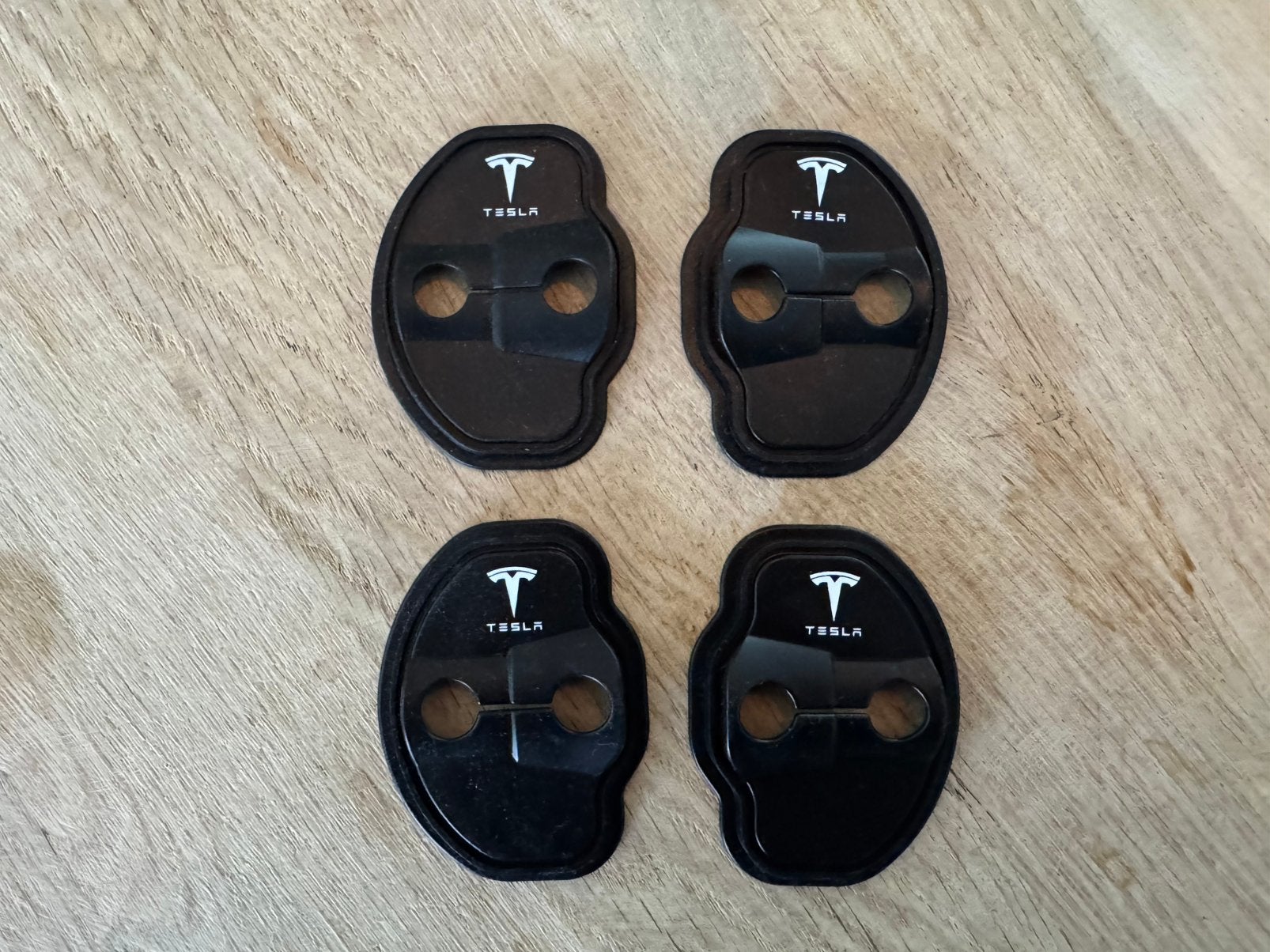 Nieuw! Tesla deurslot afdekkappen 4x zwart met Tesla logo, Ophalen of Verzenden, Nieuw
