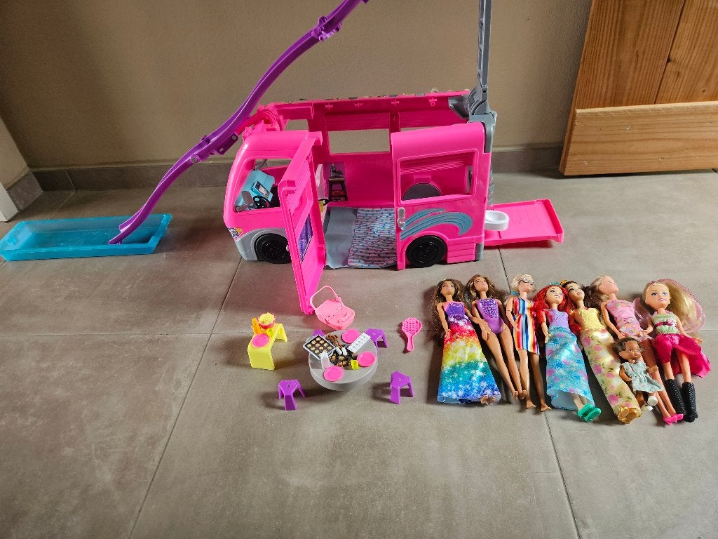 Barbie dreamcamper/auto, Kinderen en Baby's, Speelgoed | Poppen, Ophalen, Zo goed als nieuw, Barbie