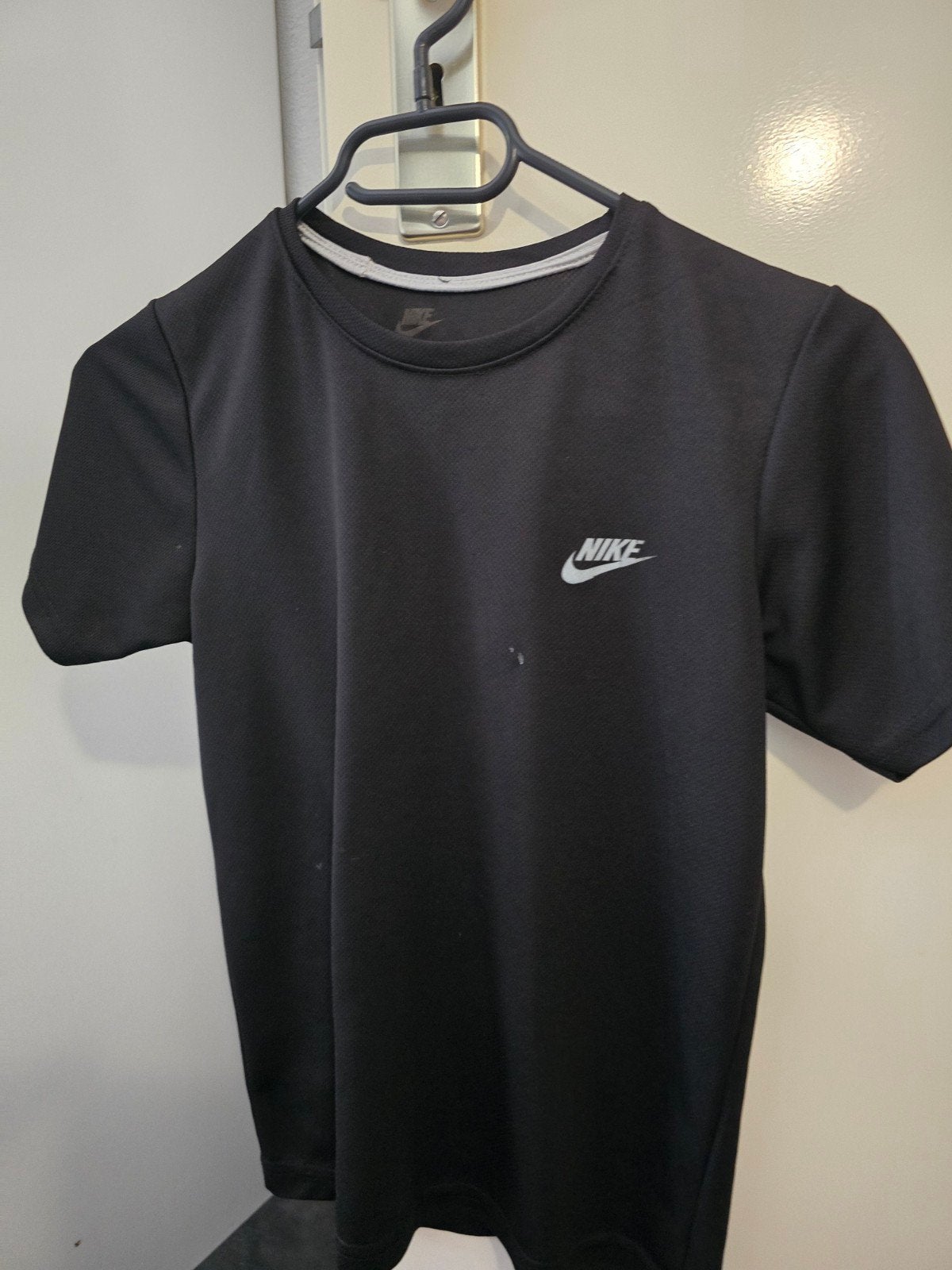nike tishert (13 jaar), Ophalen of Verzenden, Zo goed als nieuw, Overige maten, Zwart