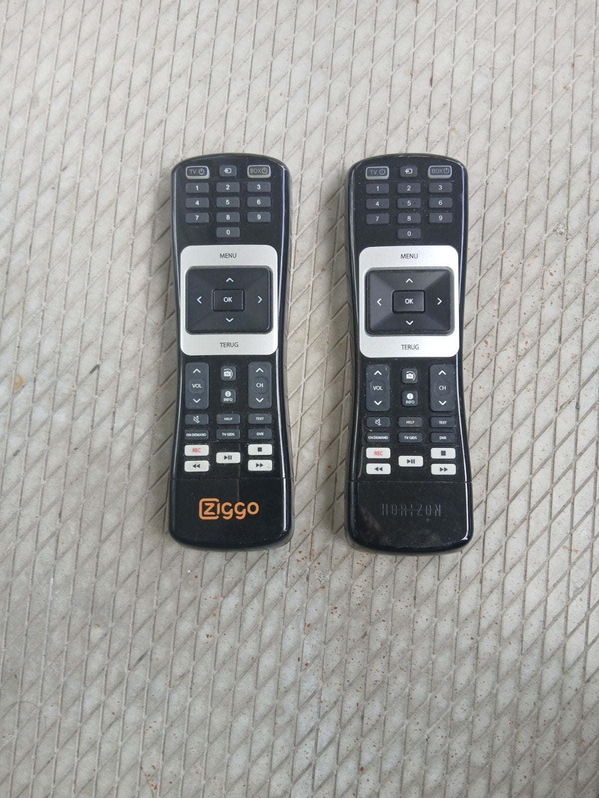 Ziggo Horizon afstandsbedieningen (2 stuks), Ophalen of Verzenden, Gebruikt, Origineel, Mediaspeler