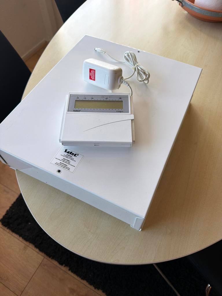 Alarm systeem, Ophalen, Zo goed als nieuw