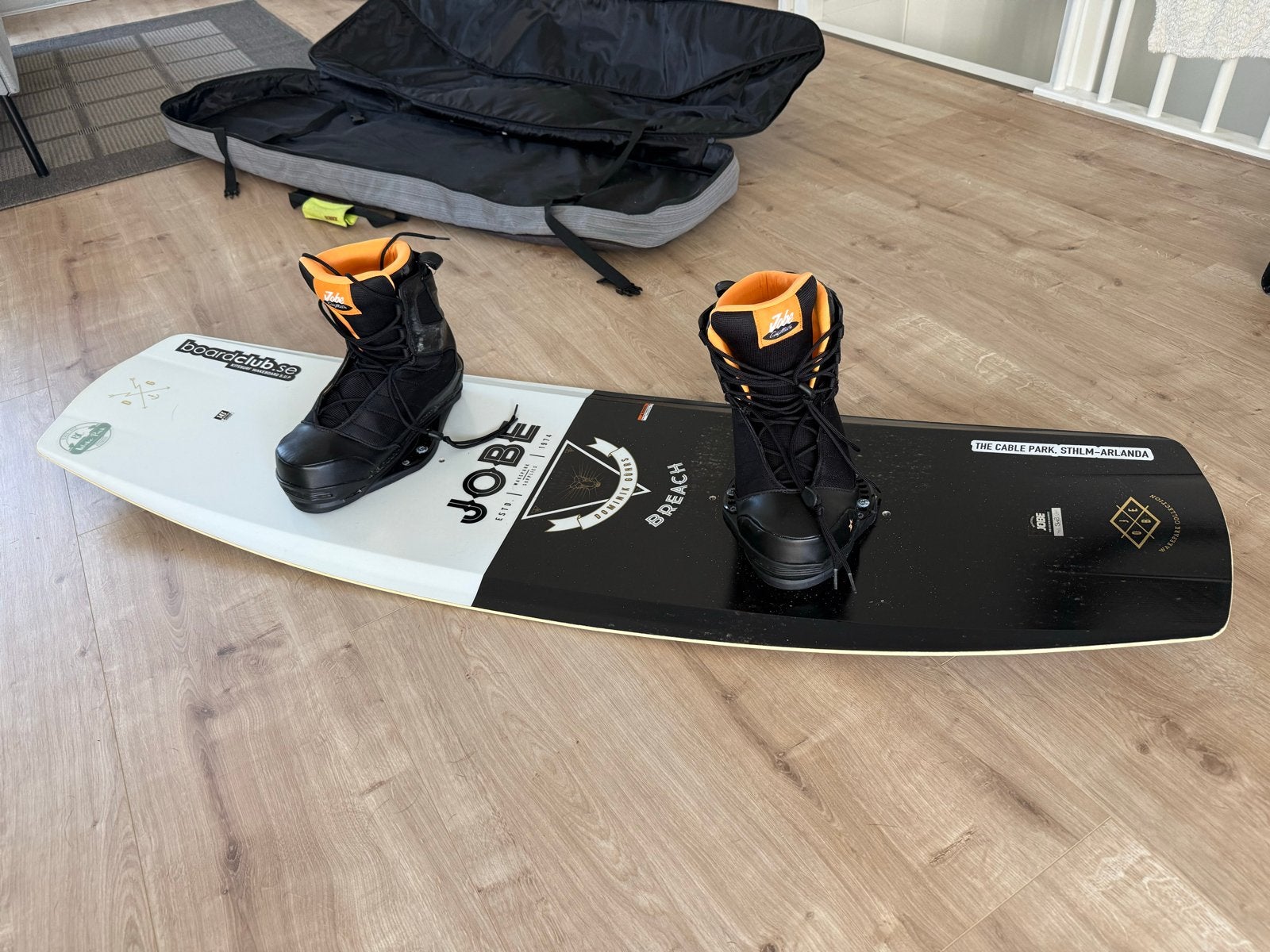 Complete Jobe Wakeboard set met accessoires, Ophalen, Gebruikt, Board en Schoenen