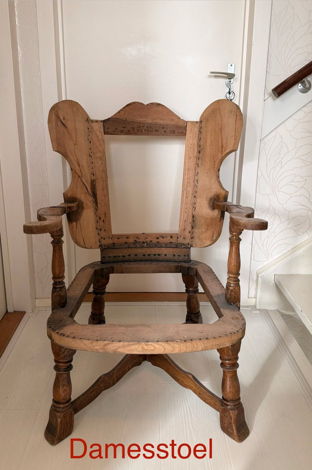 Twee authentieke houten oorfauteuils – restauratieproject, Antiek en Kunst, Ophalen