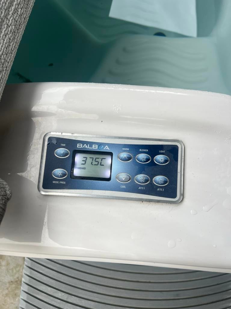 Jacuzzi Balboa NIEUWE pomp & cover, licht, jets, top staat, Ophalen of Verzenden, Zo goed als nieuw, Trap, Vast