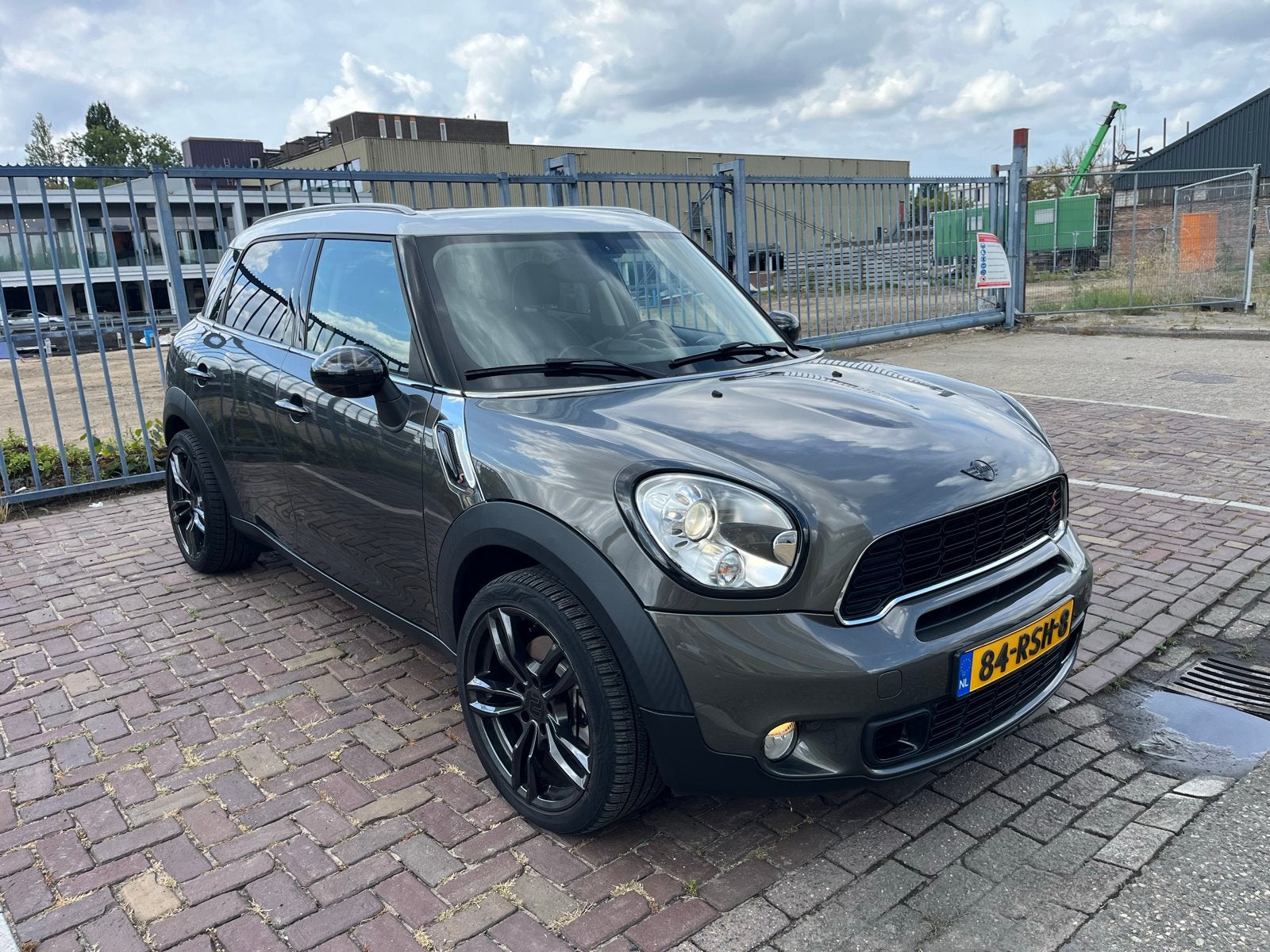 Mini Countryman 1.6 Cooper S All4 AUT 2011 Grijs. NED AUTO!, Auto's, 1380 kg, 4 stoelen, Origineel Nederlands, 75 €/maand