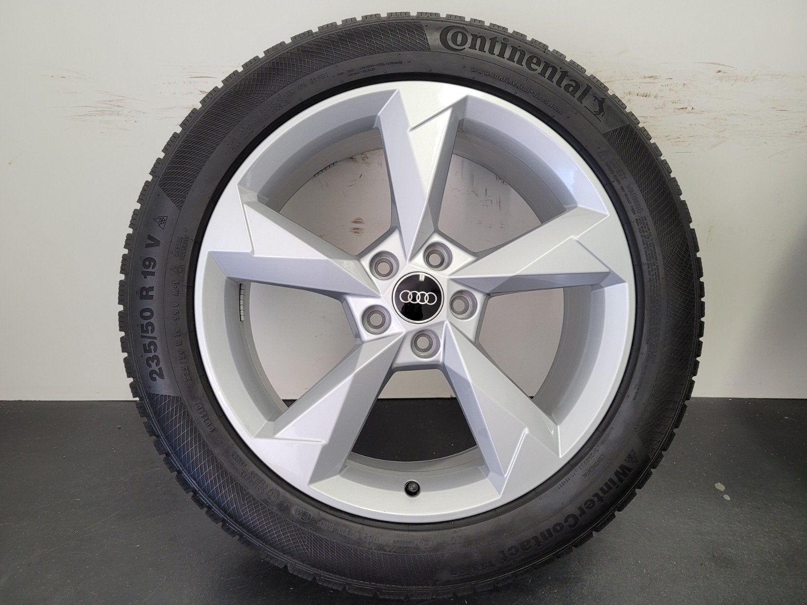 19 inch Audi Q3 velgen 235 50 19 winter 8mm Seat skoda vw, Auto-onderdelen, Banden en Velgen, Gebruikt, Banden en Velgen, Winterbanden