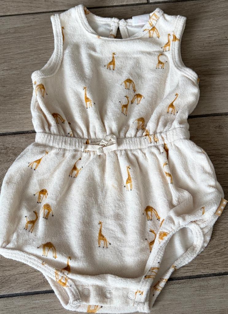 Hema boxpakje met Giraffe Print Maat 74, Ophalen of Verzenden, Zo goed als nieuw, Jongetje of Meisje, Pakje