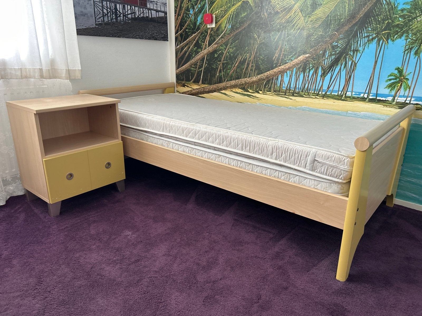 Gratis eenpersoonsbed 90x200 met 2 matrassen en nachtkastje, Ophalen, Gebruikt, 90 cm, 200 cm