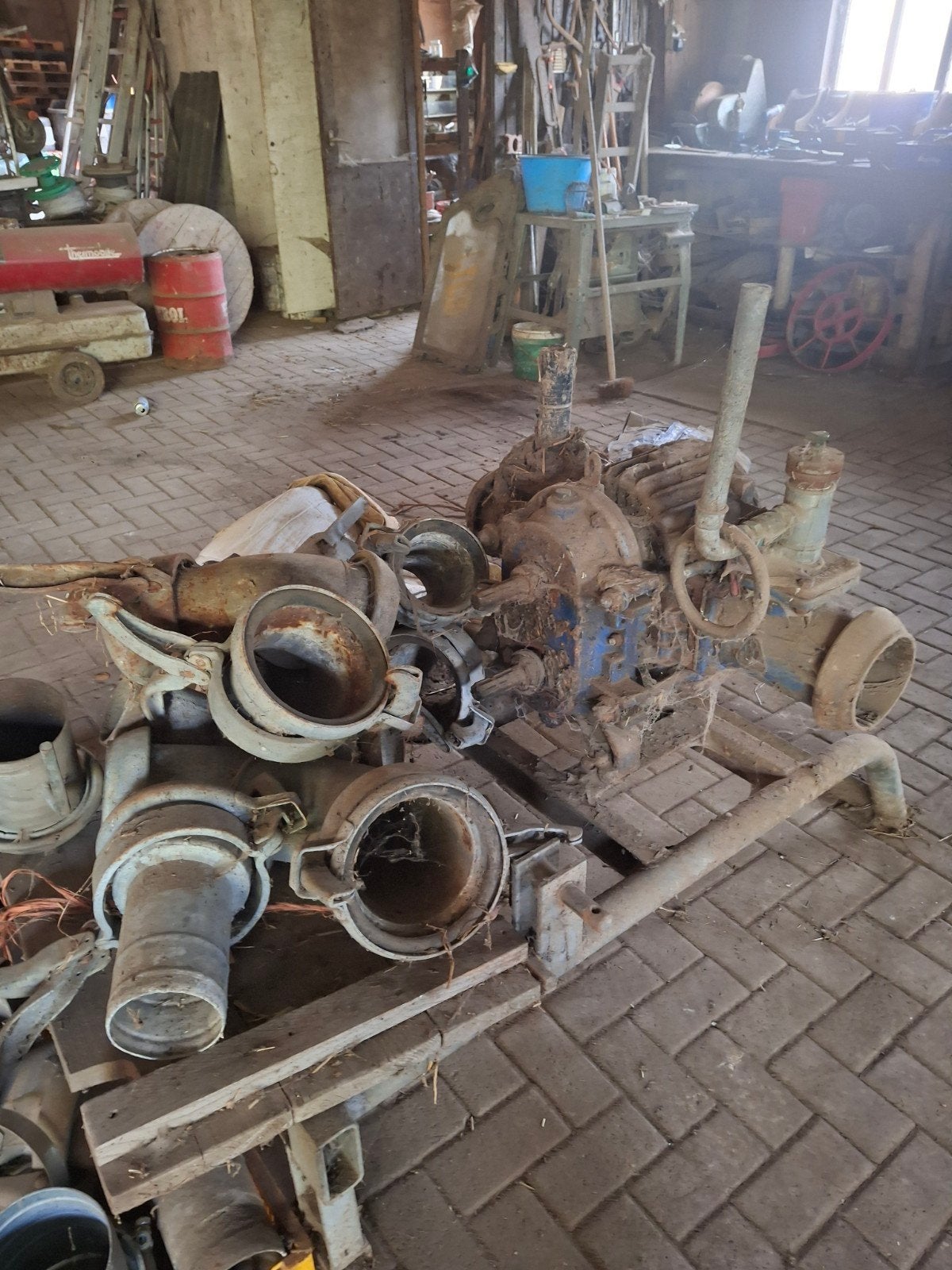 mestpomp eisele, Ophalen, Veehouderij, Werkplaats, Gebouw of Erf