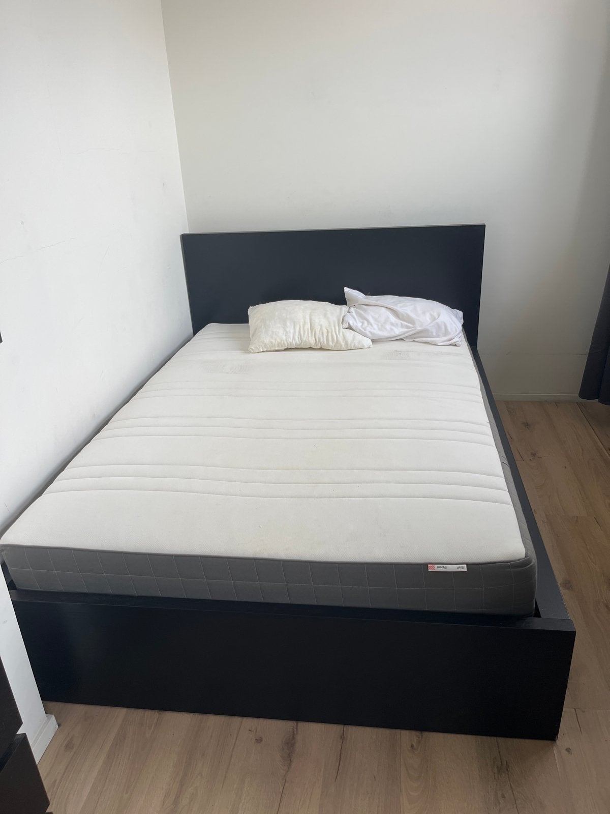 Bed met opbergruimte en matras (200x140cm), Overige materialen, Gebruikt, Zwart, Tweepersoons