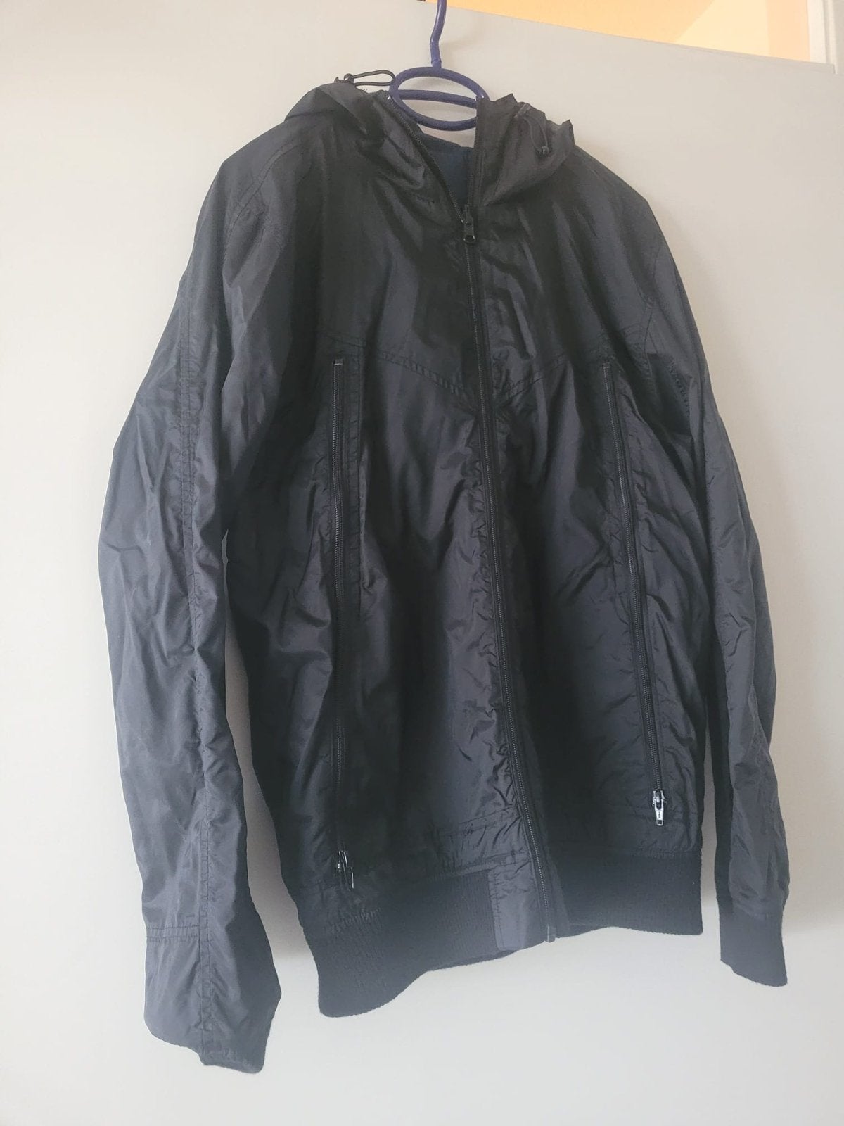 Te koop: zwarte regenjas heren, maat M, Ophalen of Verzenden, Zo goed als nieuw, Maat 48/50 (M), Zwart