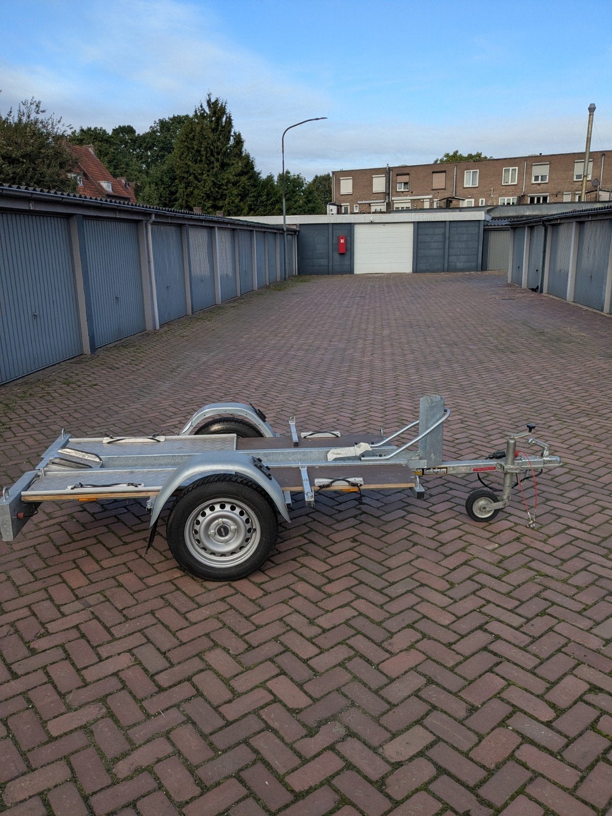 Vezeko motortrailer - 750kg, Ophalen, Zo goed als nieuw
