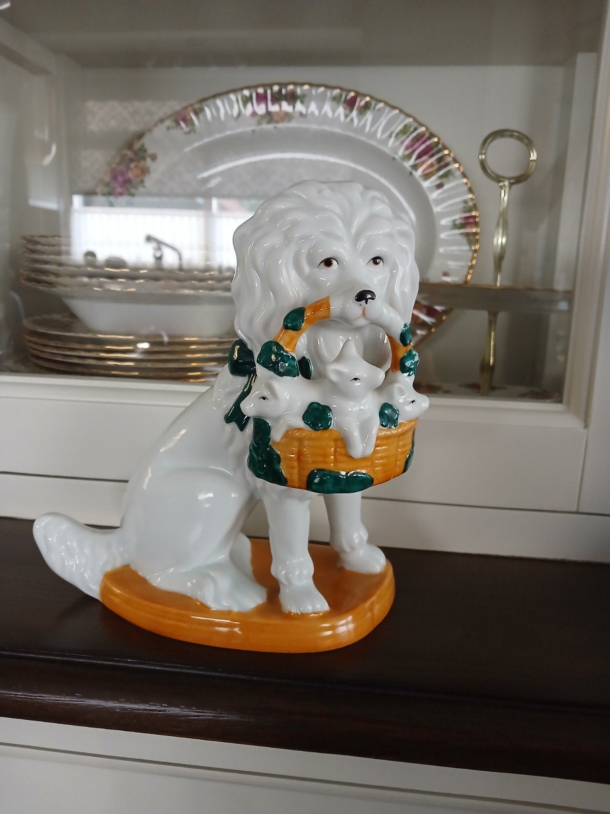 Super mooi gaaf hondje met mandje, Ophalen of Verzenden, Winnie de Poeh of vrienden, Zo goed als nieuw, Beeldje of Figuurtje