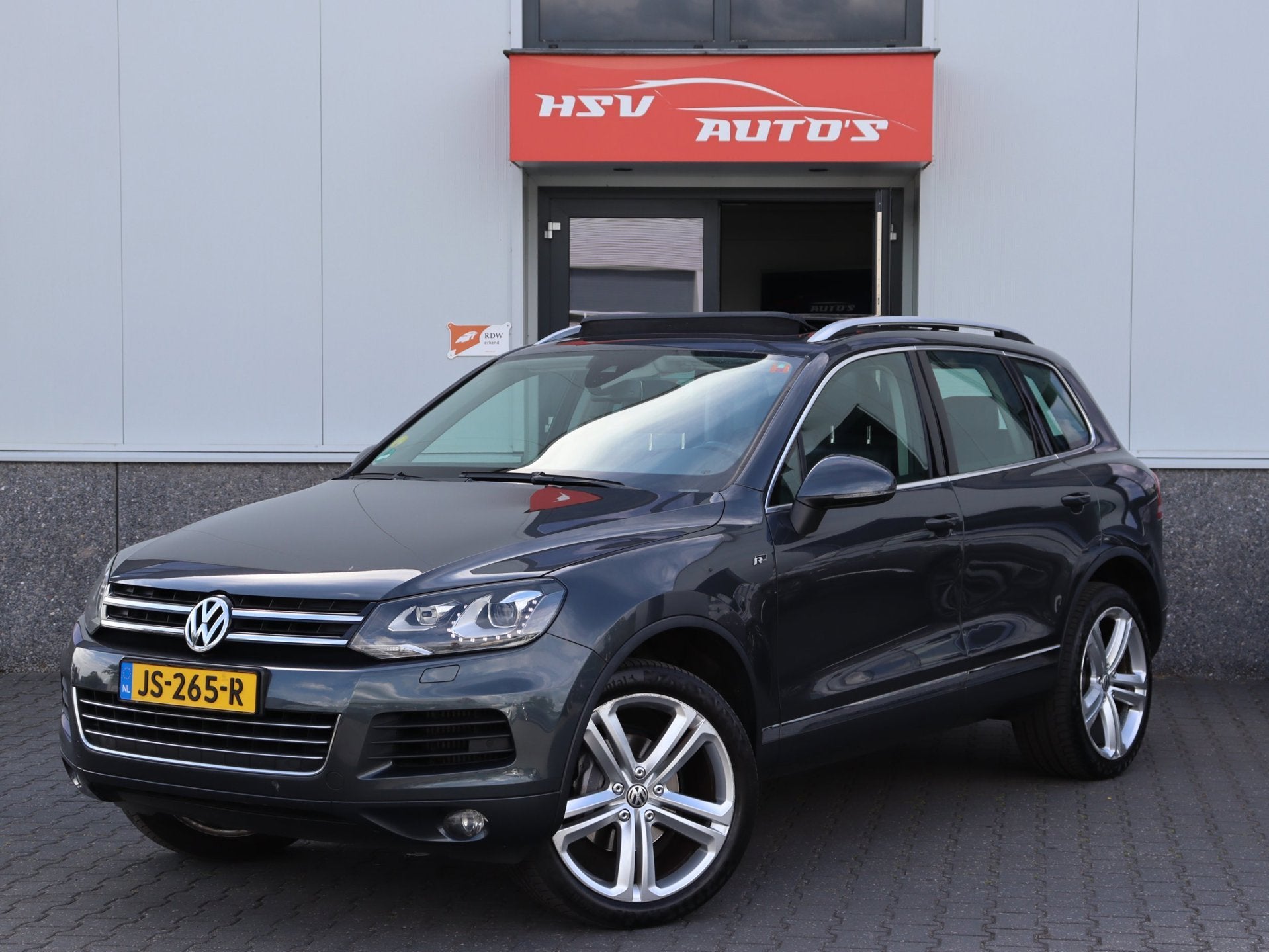 Volkswagen Touareg 3.0 TDI R-line Led Navi Panoramadak, Automaat, Euro 5, Gebruikt, 255 €/maand