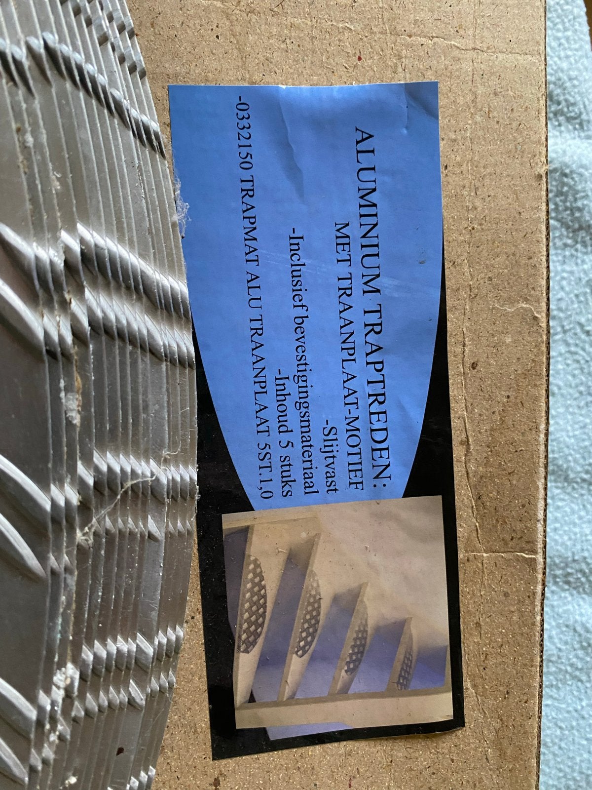 Aluminium Traptreden met Traanplaatmotief (15 stuks ), Ophalen of Verzenden, Gebruikt