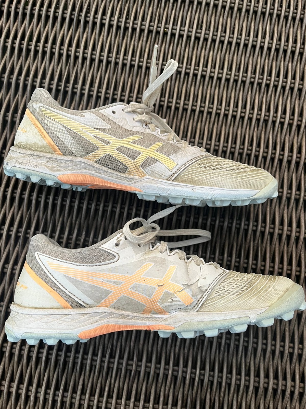 Asics schoenen hockey. Hockeyschoenen dames meisje maat 40., Ophalen of Verzenden, Gebruikt, Schoenen
