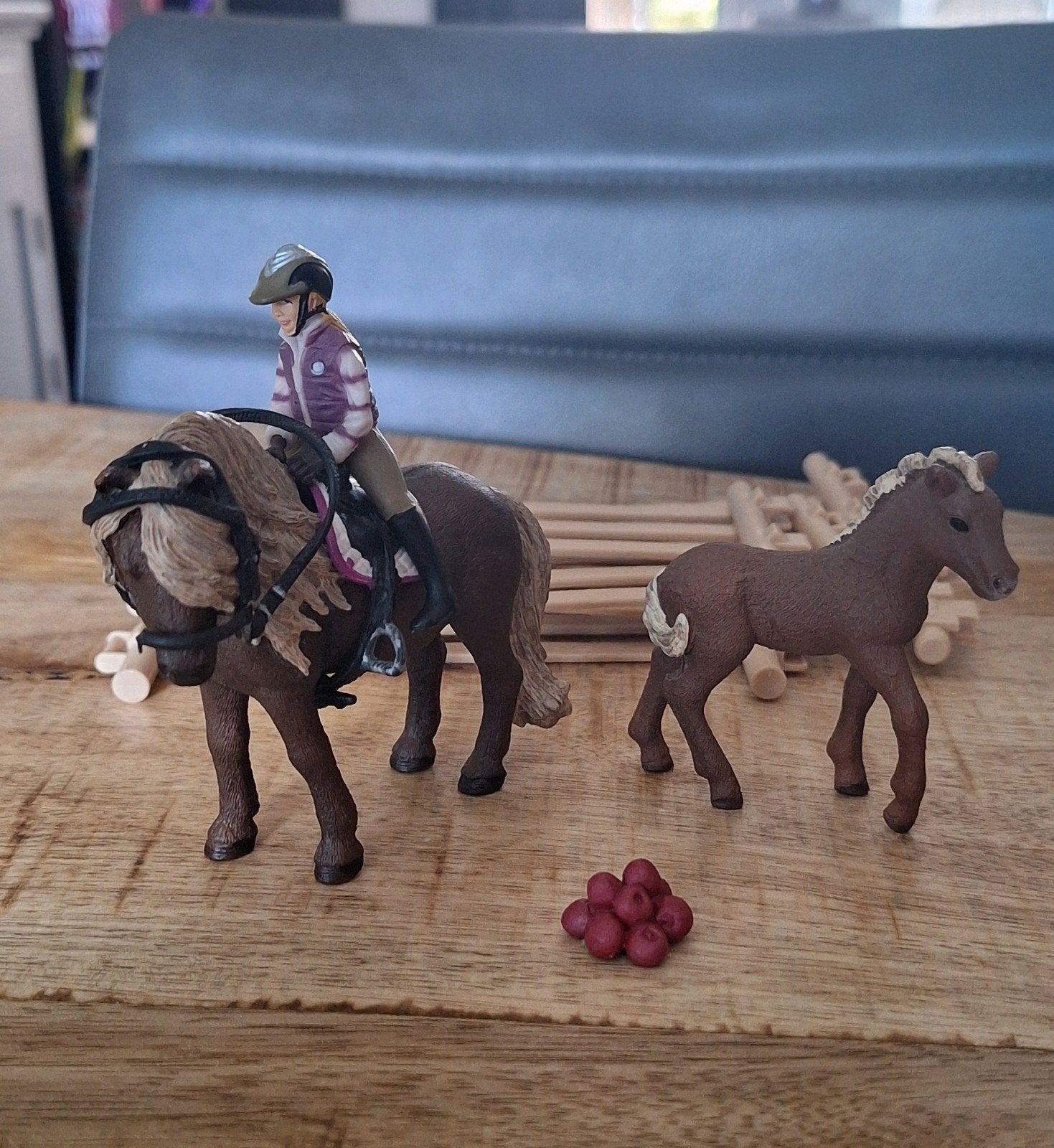 Schleich 42363 IJslandse pony set met ruiter en hekjes, Ophalen of Verzenden, Zo goed als nieuw