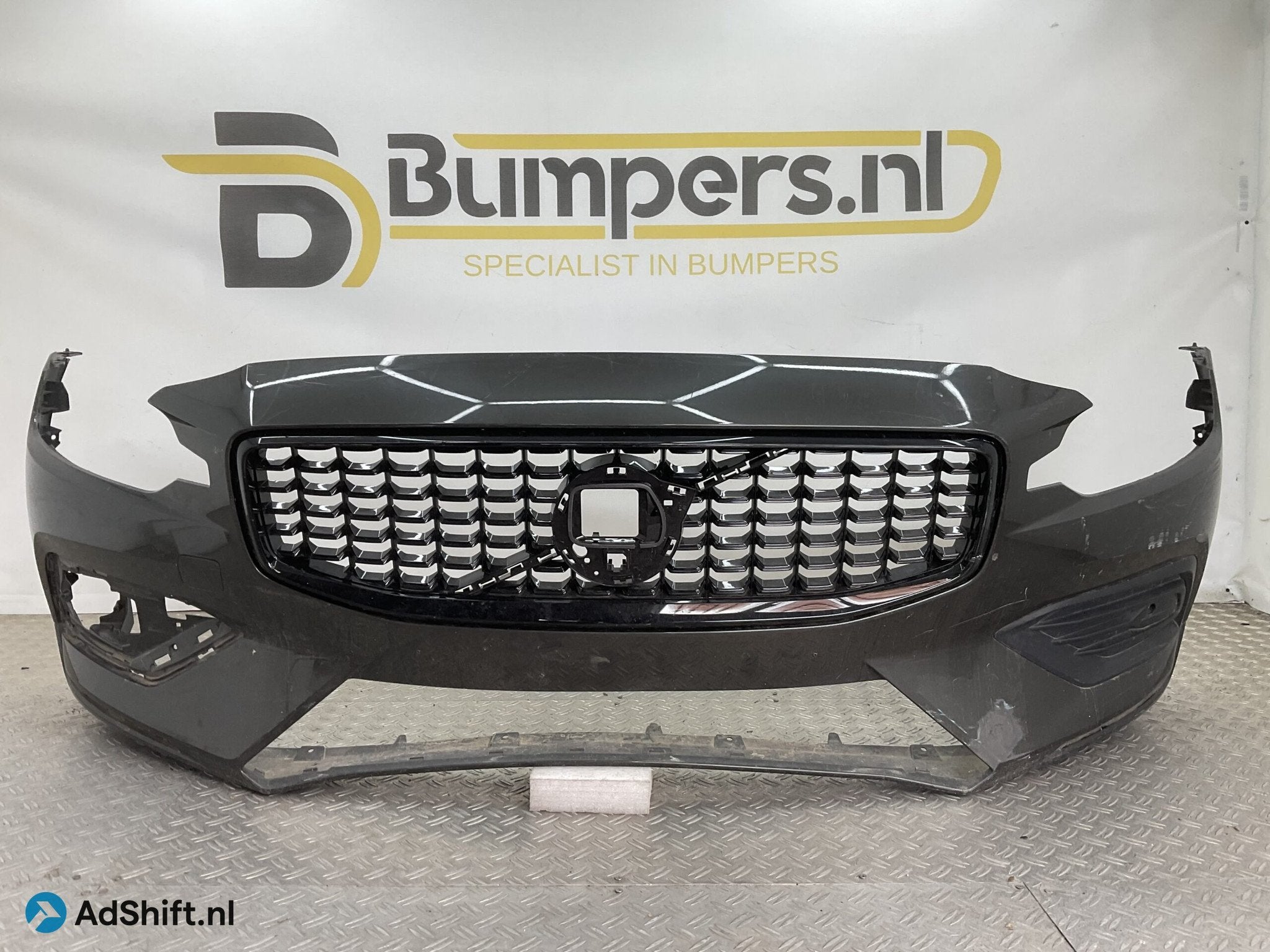 Bumper Volvo S60 V60 2018-2022 31690589 Voorbumper E5-20428, Bumper